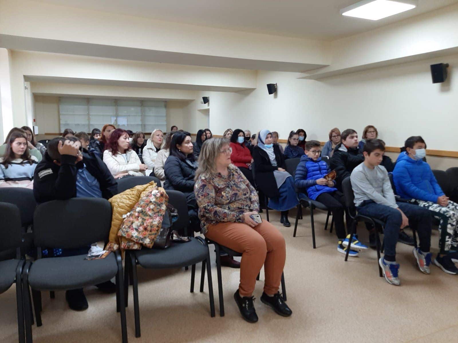 Работна среща по проект „Участвай и променяй – родителят, активен партньор в училищния живот“